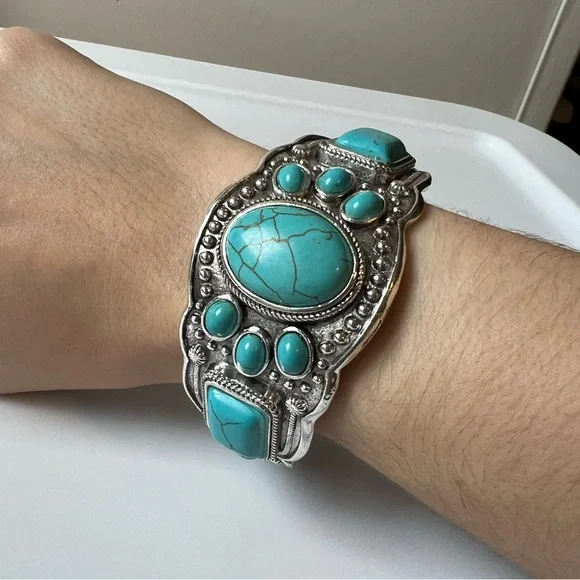 Western Turquoise Cuff Bangle Bracelet - Picture 5 of 5